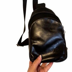 Patricia Nash Slingpack/Crossbody black leather bag! NWT